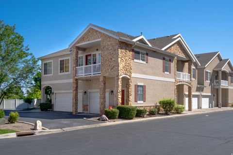 Tiny photo for 1052 S CANYON MEADOWS DR #4, Provo, UT 84606 (MLS # 2124864)