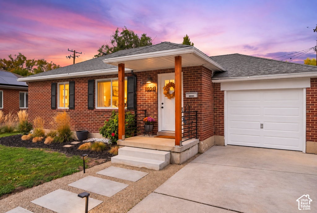 Photo of 1034 W SIGNORA DR, Salt Lake City, UT 84116 (MLS # 2189991)