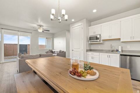 Tiny photo for 2152 W 380 S, Hurricane, UT 84737 (MLS # 2126343)