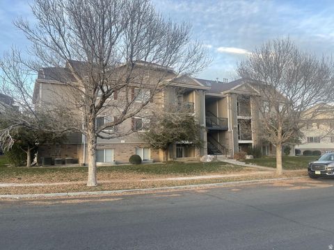 Condo For Sale - 3365 E Ridge Loop Loop #K12<br/> Eagle Mountain, UT 84005