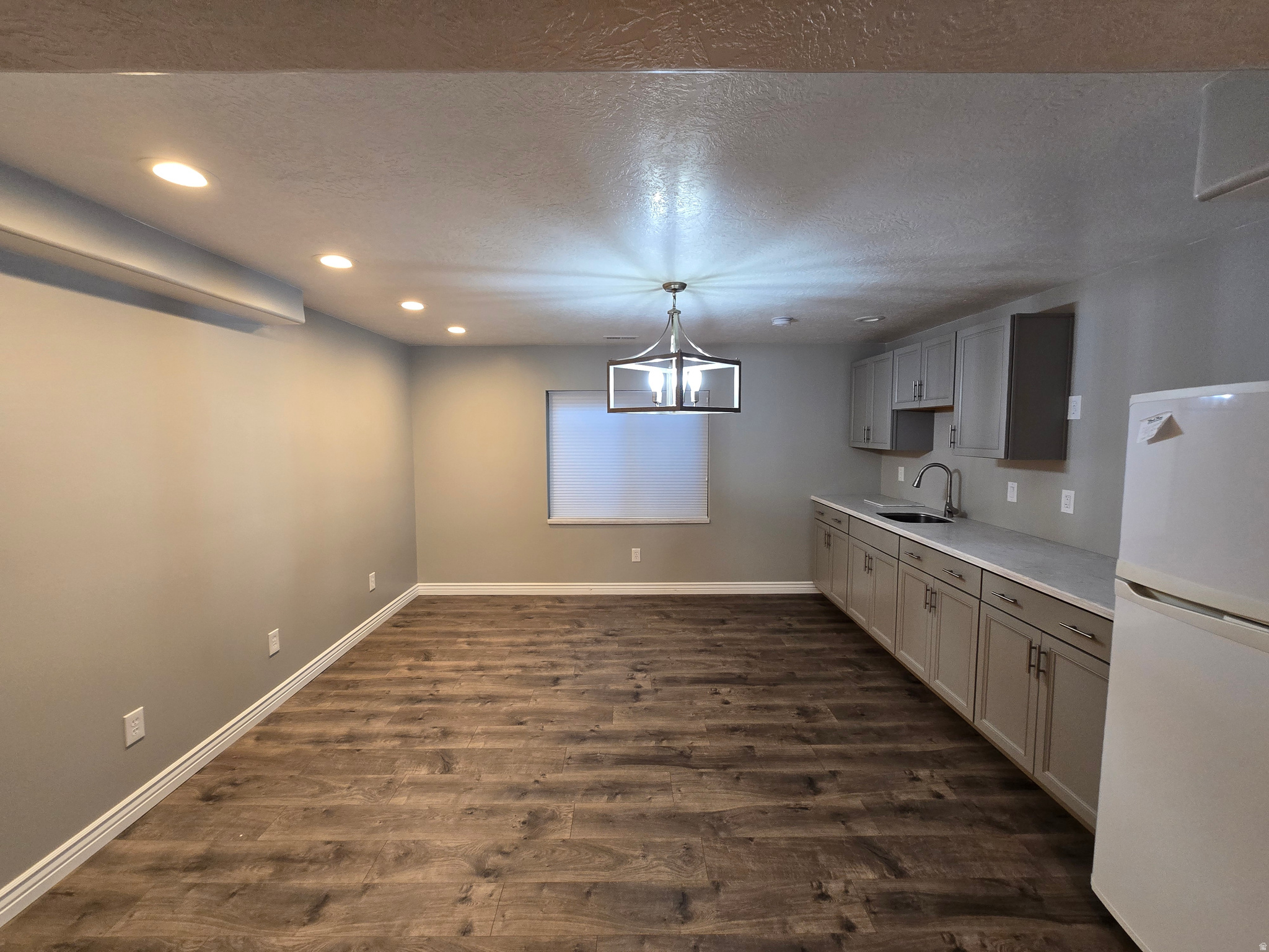 DIAMOND SUMMIT - Residential