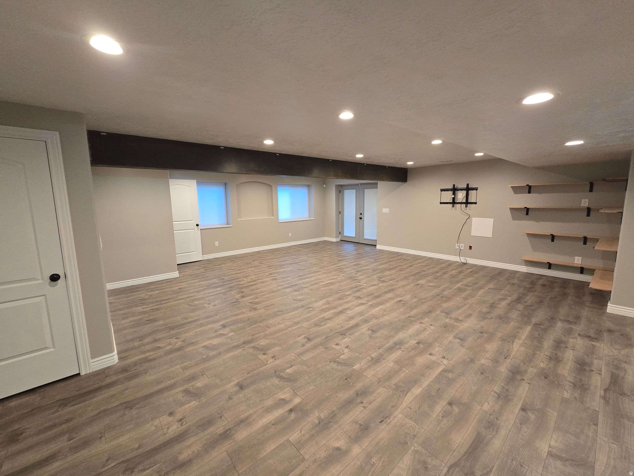 DIAMOND SUMMIT - Residential
