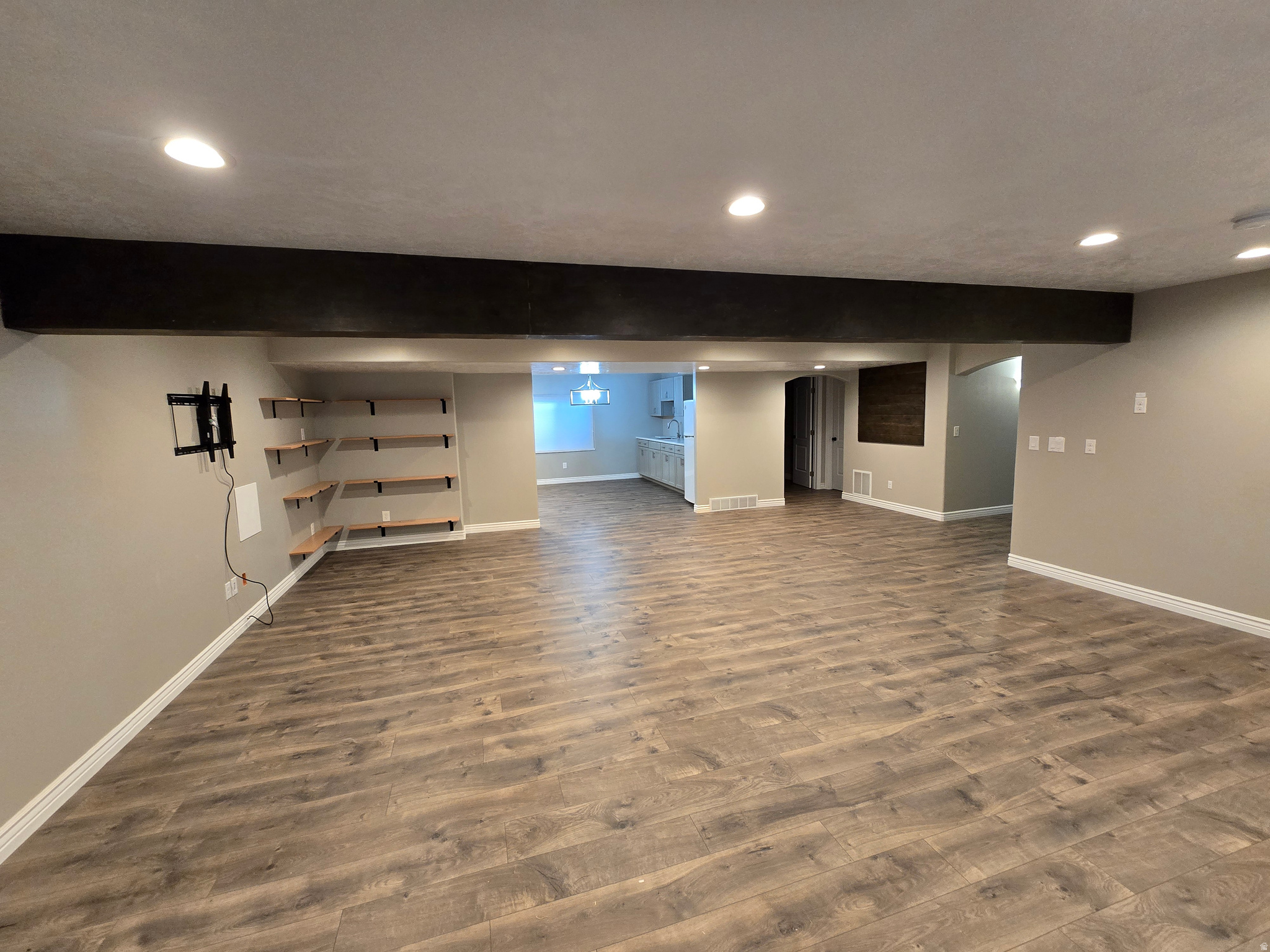 DIAMOND SUMMIT - Residential
