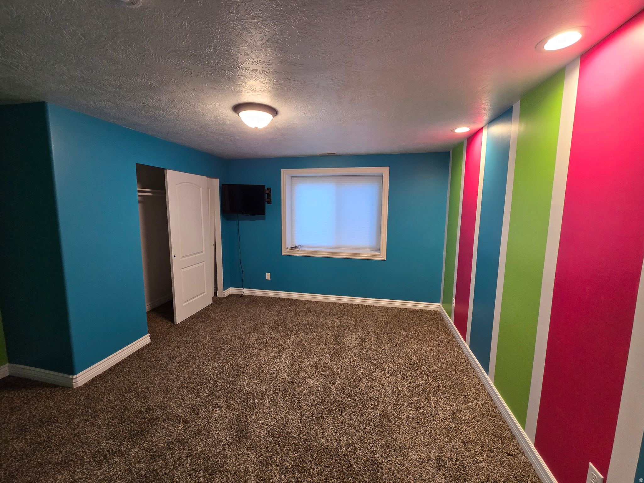 DIAMOND SUMMIT - Residential