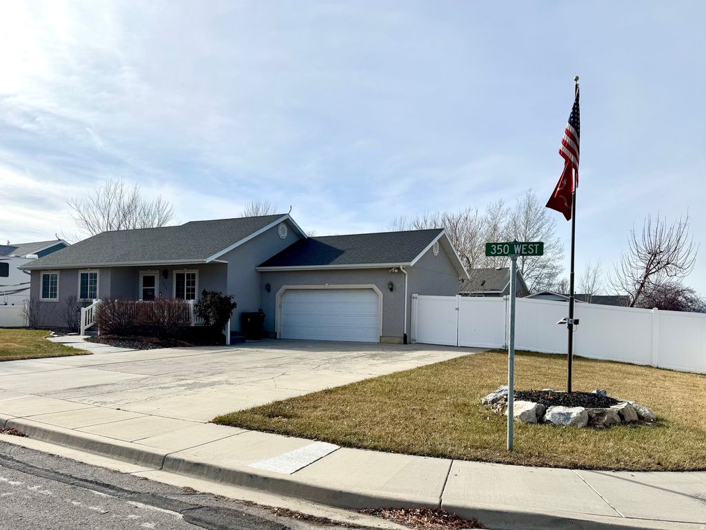 Photo of 553 N 350 W, Santaquin, UT 84655 (MLS # 2132224)