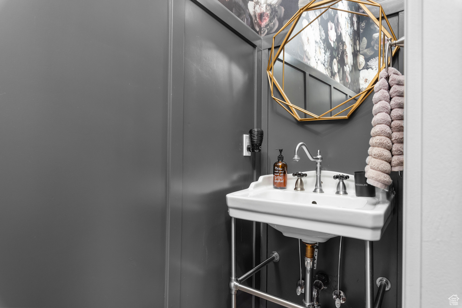 FALLS AT BOULDEN RID - Residential