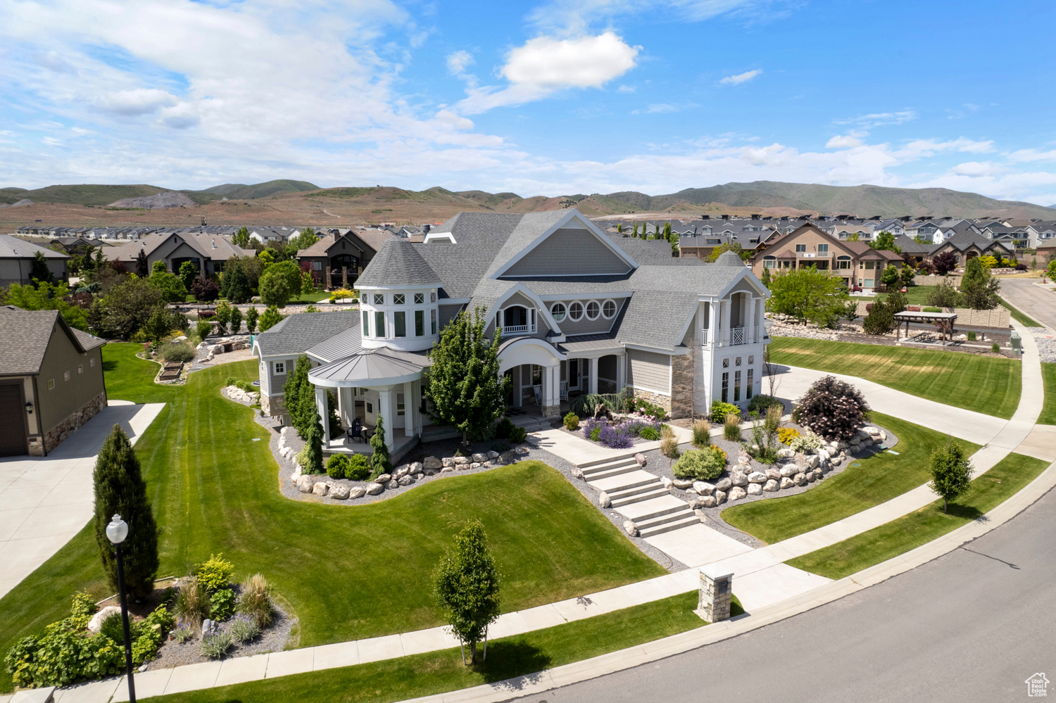 FALLS AT BOULDEN RID - Residential