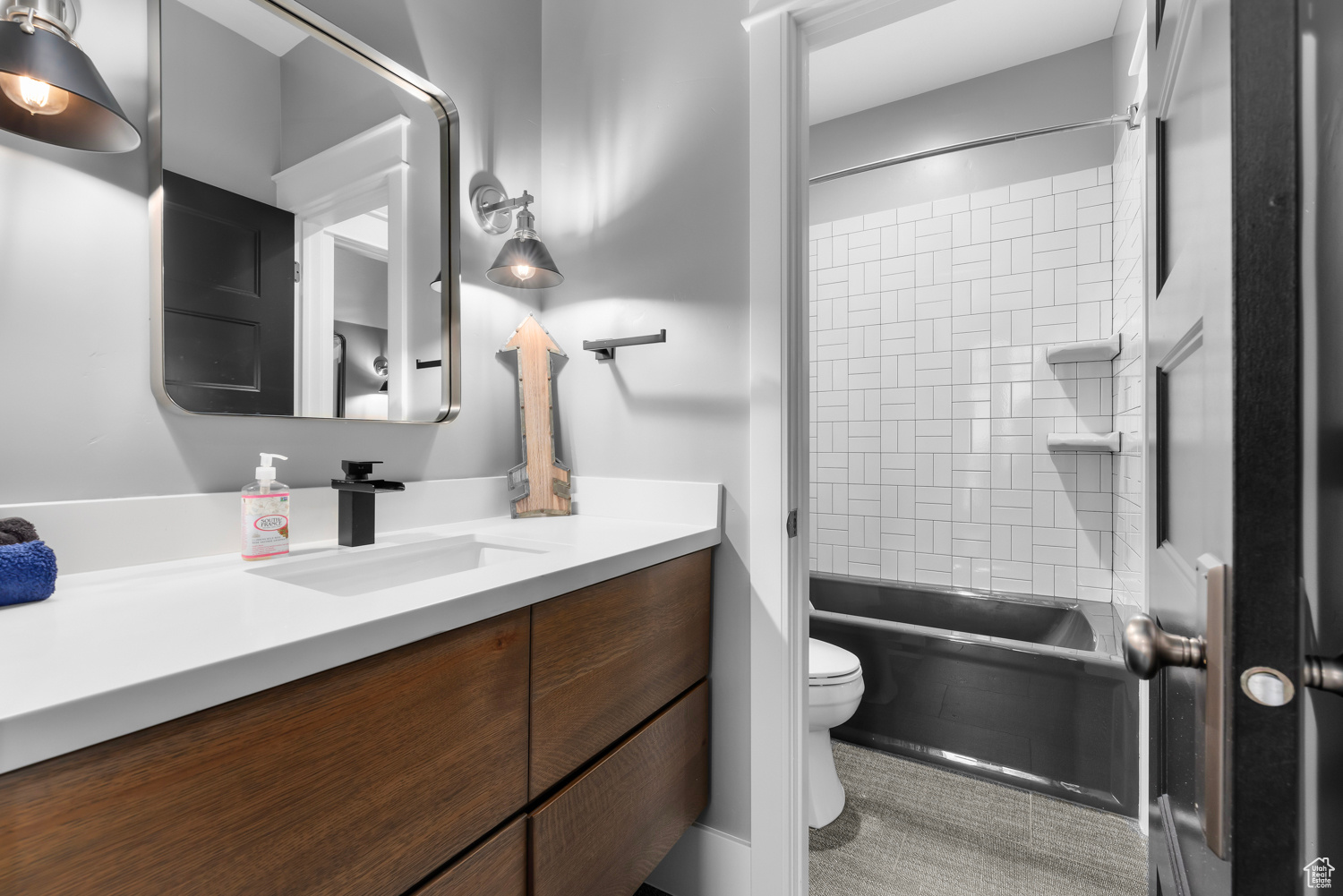 FALLS AT BOULDEN RID - Residential