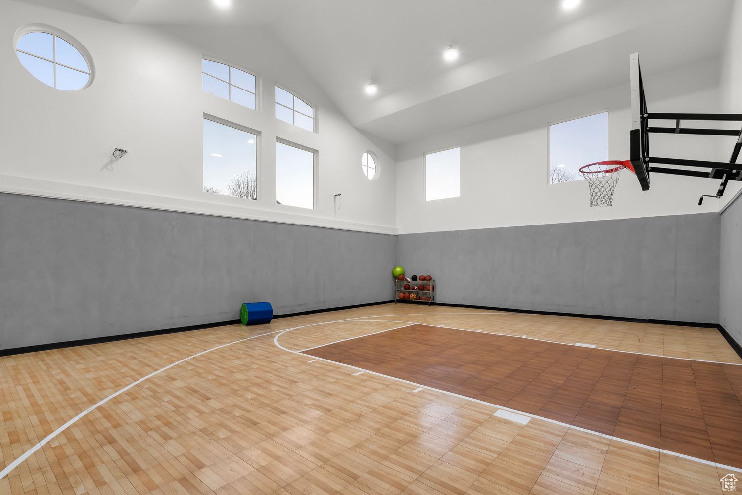 FALLS AT BOULDEN RID - Residential