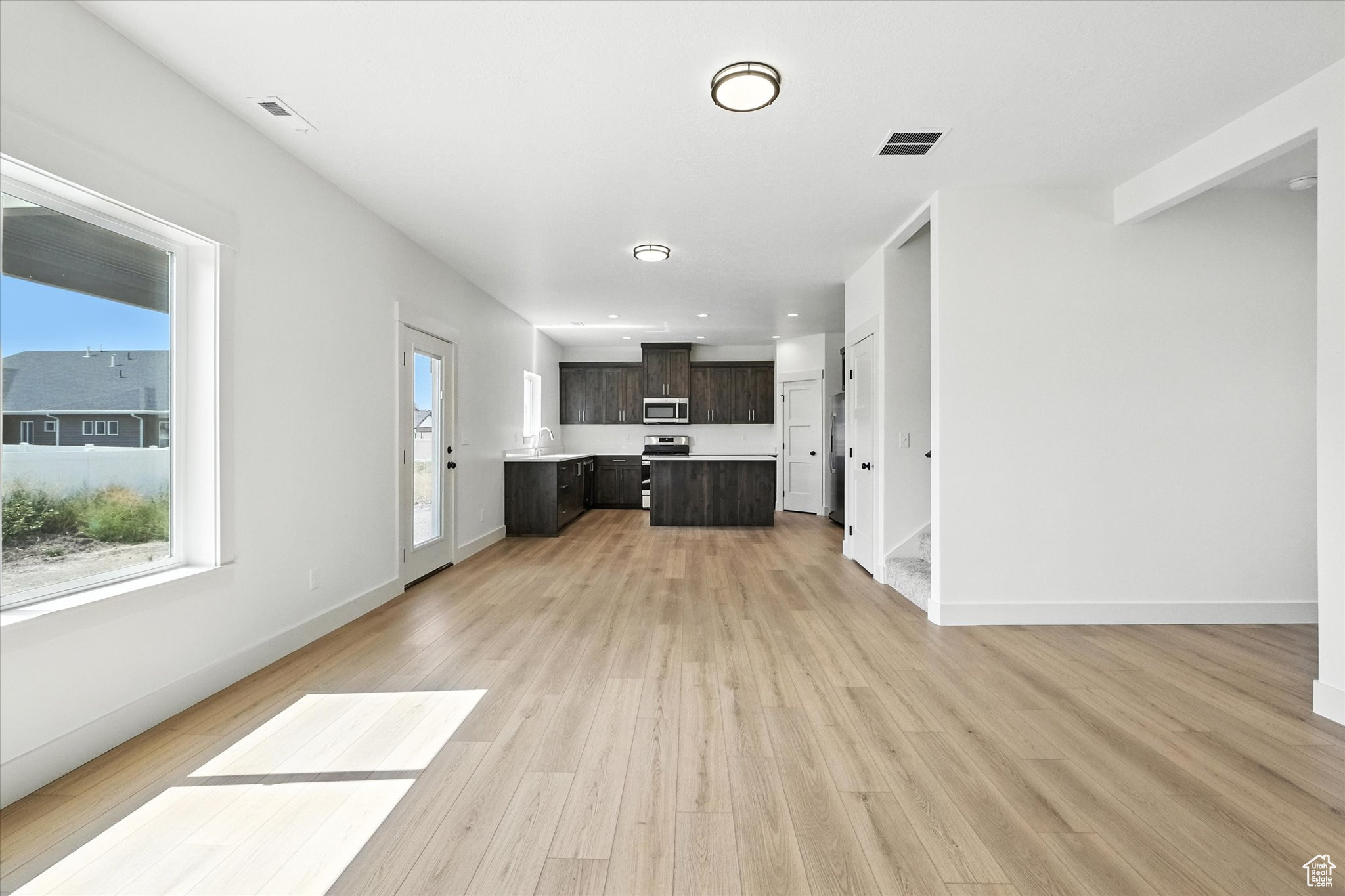 EASTSIDE VIEW - Residential