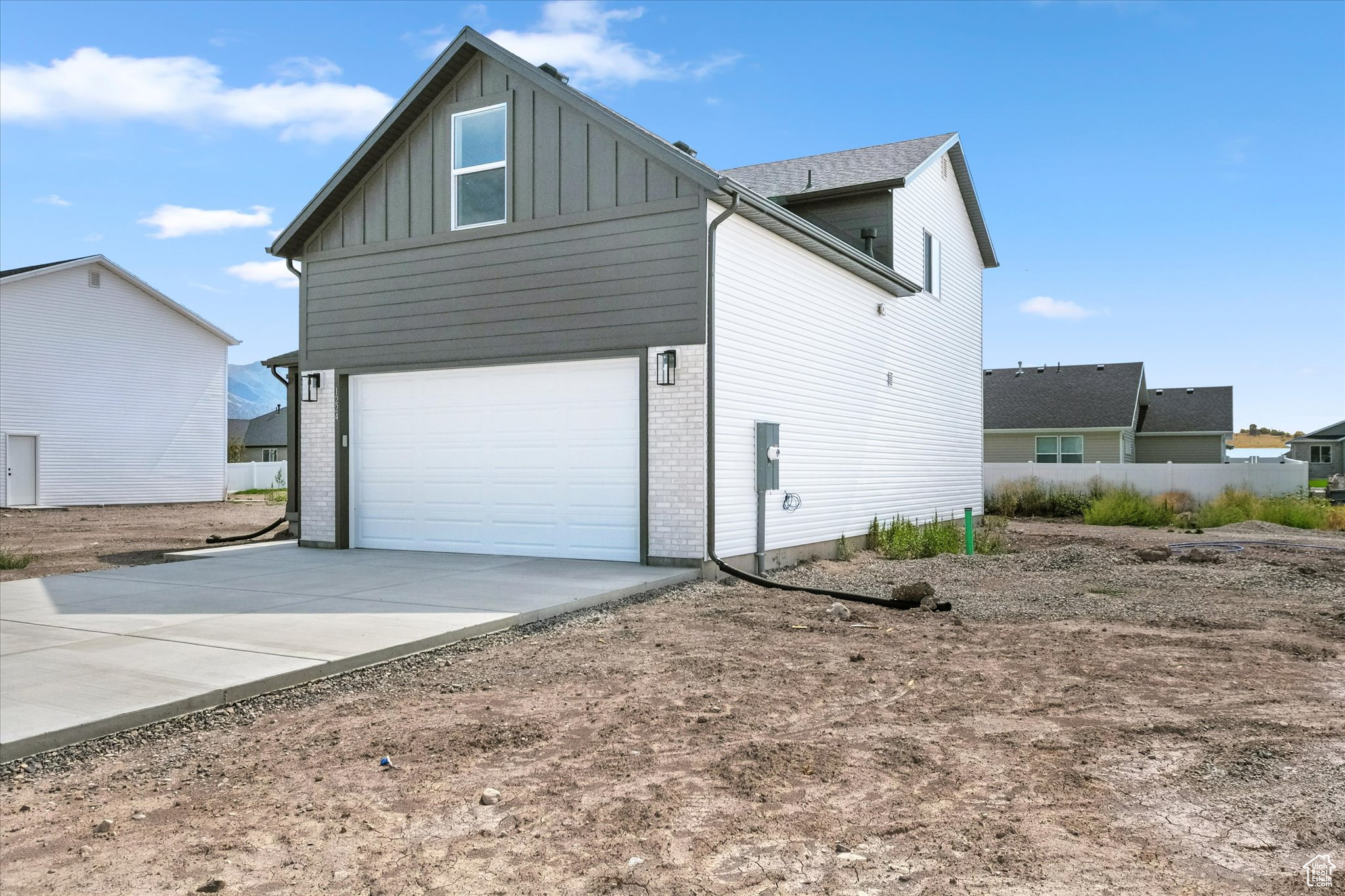 EASTSIDE VIEW - Residential