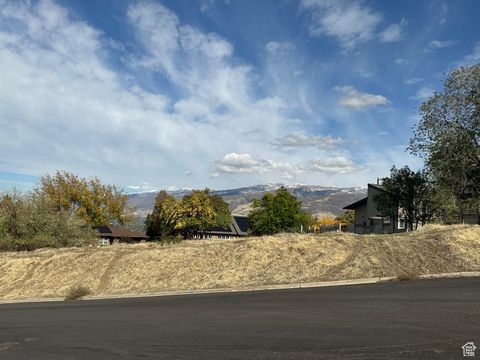Tiny photo for 3716 S OAKRIDGE CT, Bountiful, UT 84010 (MLS # 2117676)