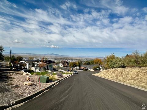 Tiny photo for 3716 S OAKRIDGE CT, Bountiful, UT 84010 (MLS # 2117676)