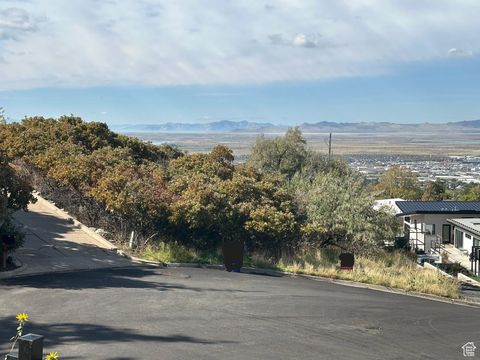 Tiny photo for 3716 S OAKRIDGE CT, Bountiful, UT 84010 (MLS # 2117676)