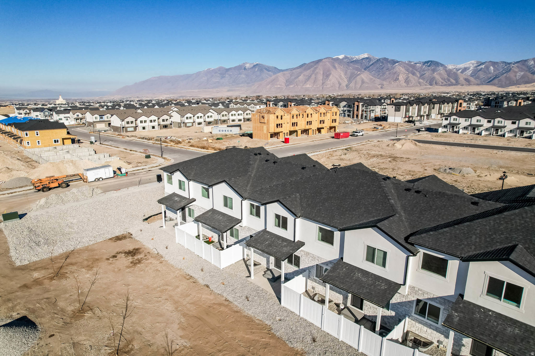 LEXINGTON TOWN HOMES - Residential