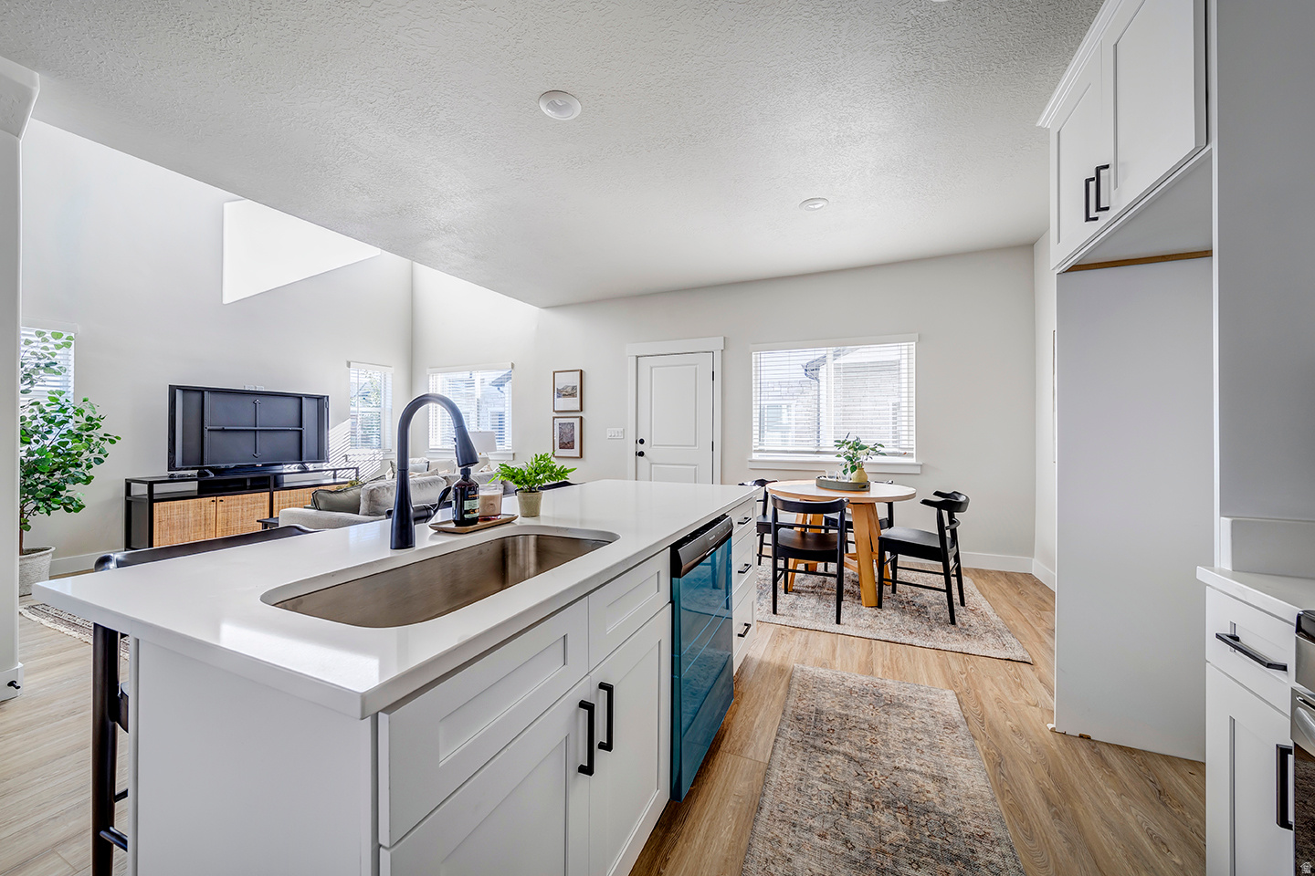 LEXINGTON TOWN HOMES - Residential