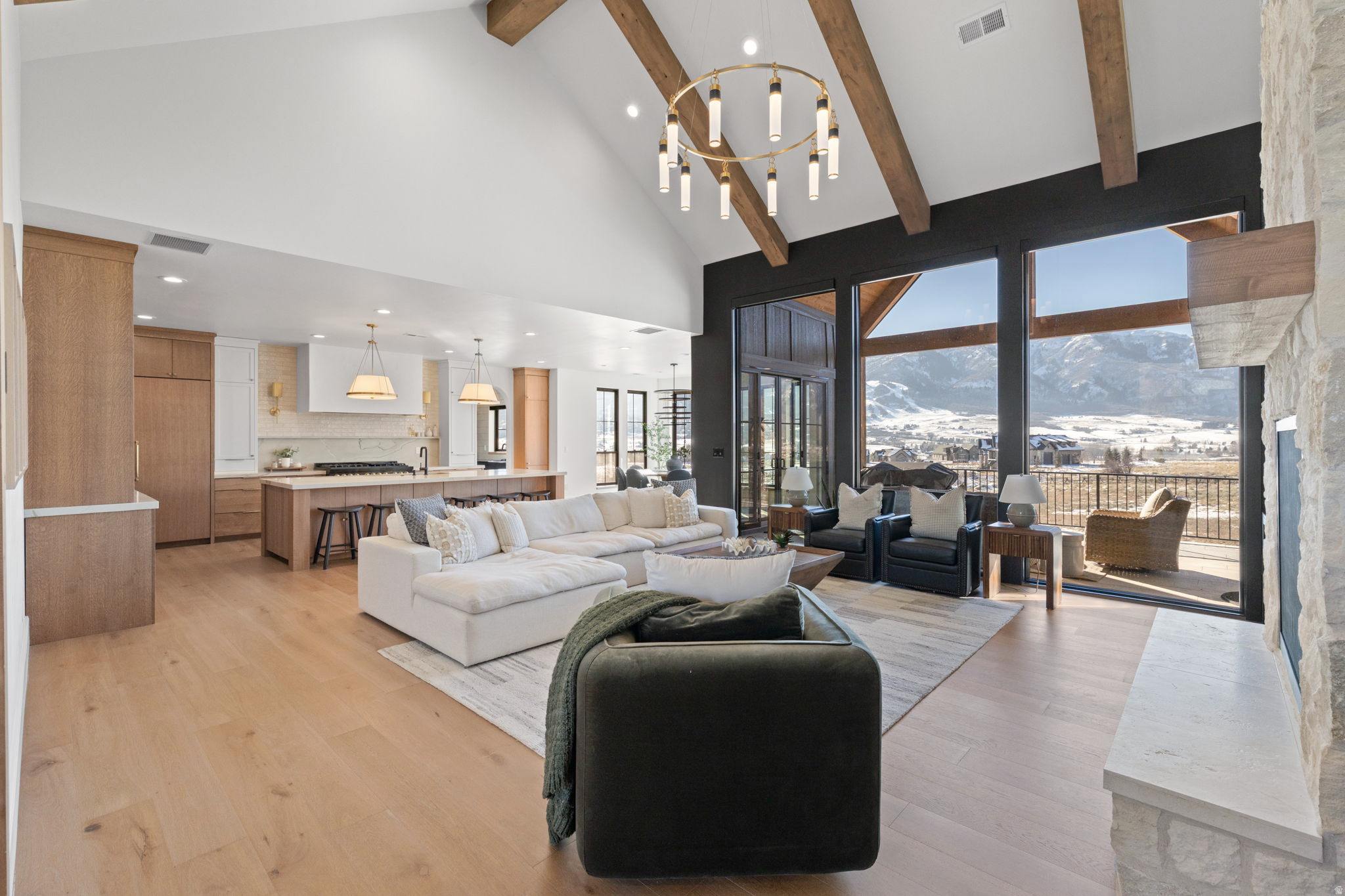 EAGLE RIDGE - Residential