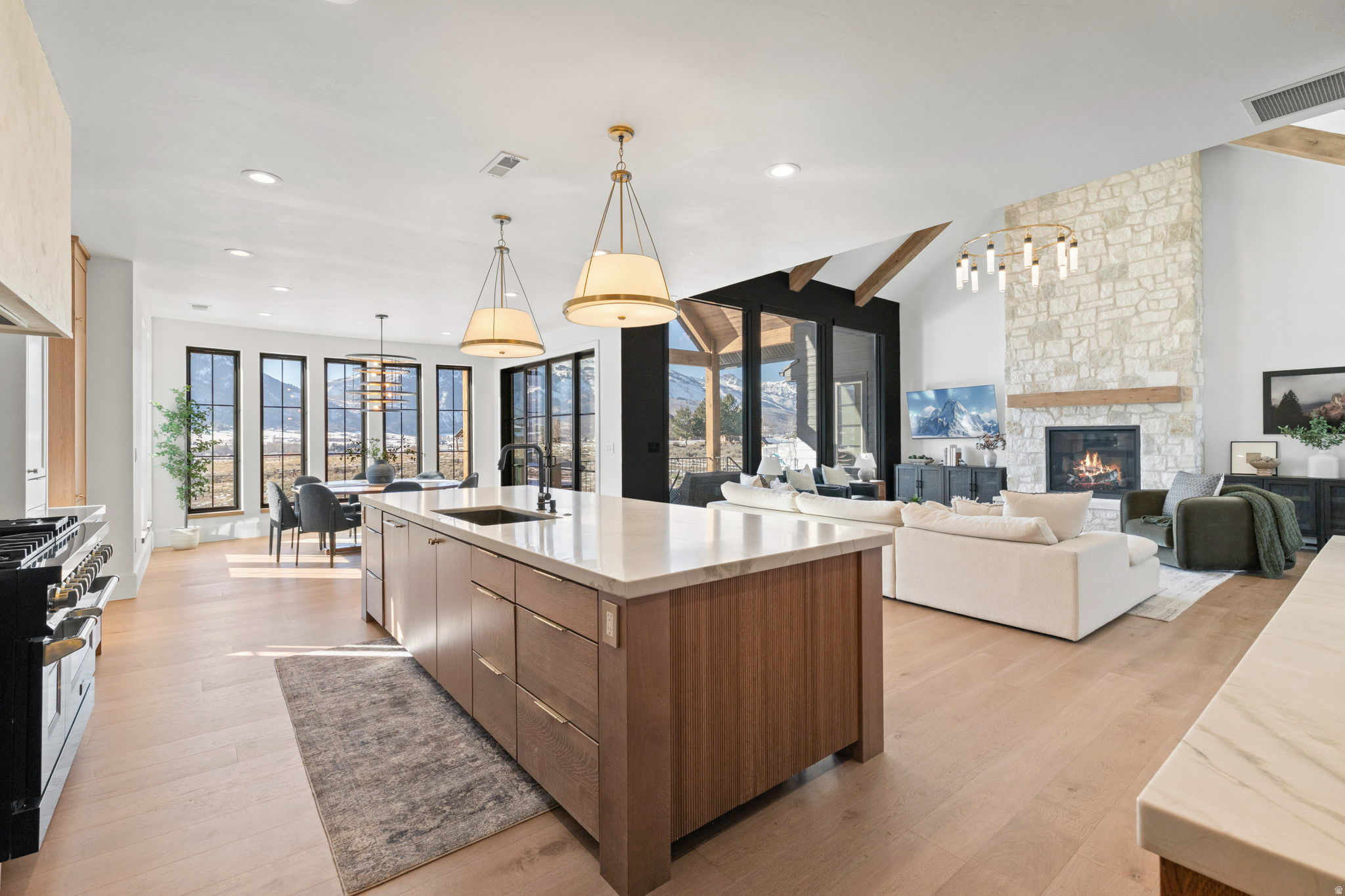 EAGLE RIDGE - Residential