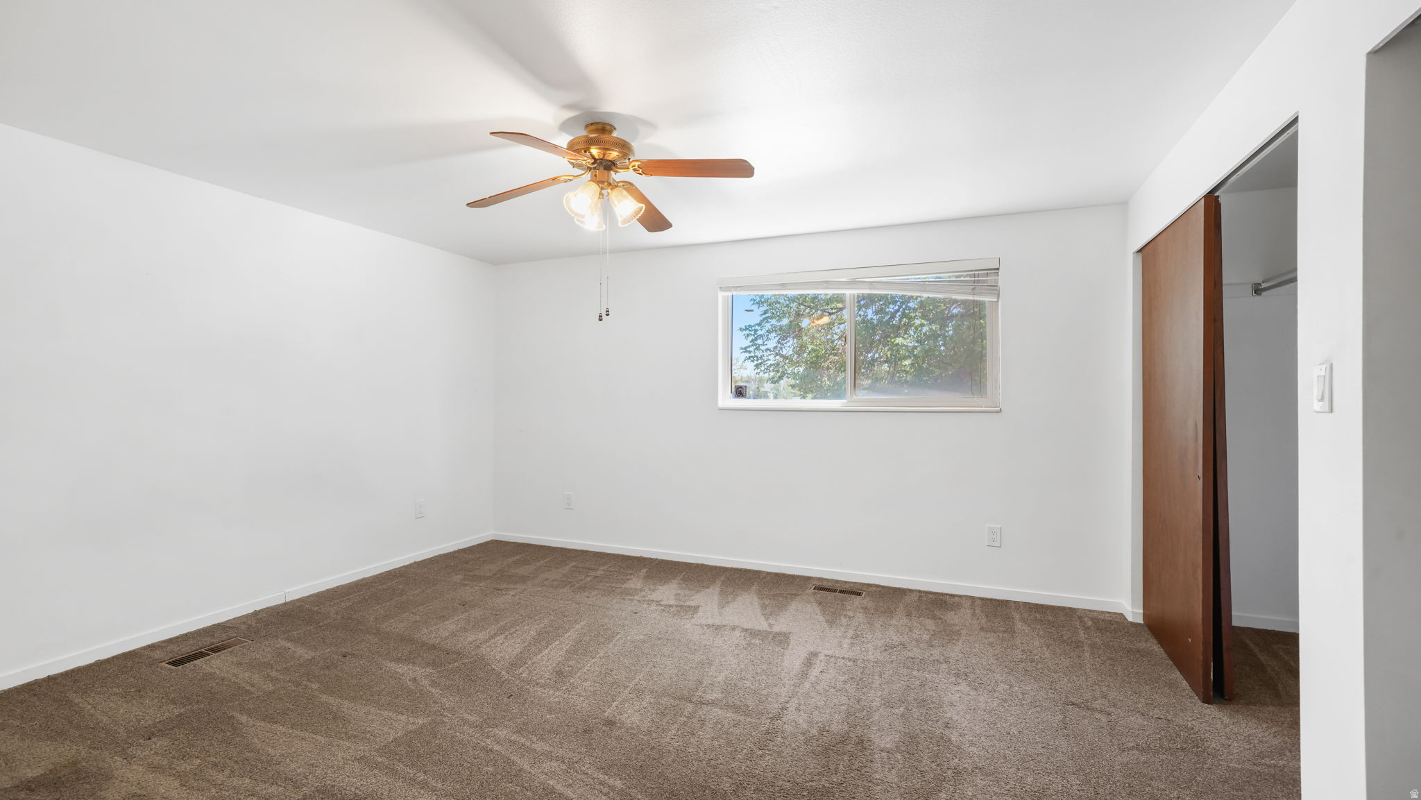 QUEENS PARK - Residential