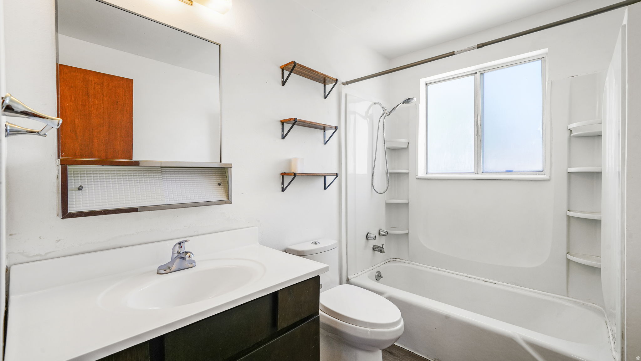 QUEENS PARK - Residential