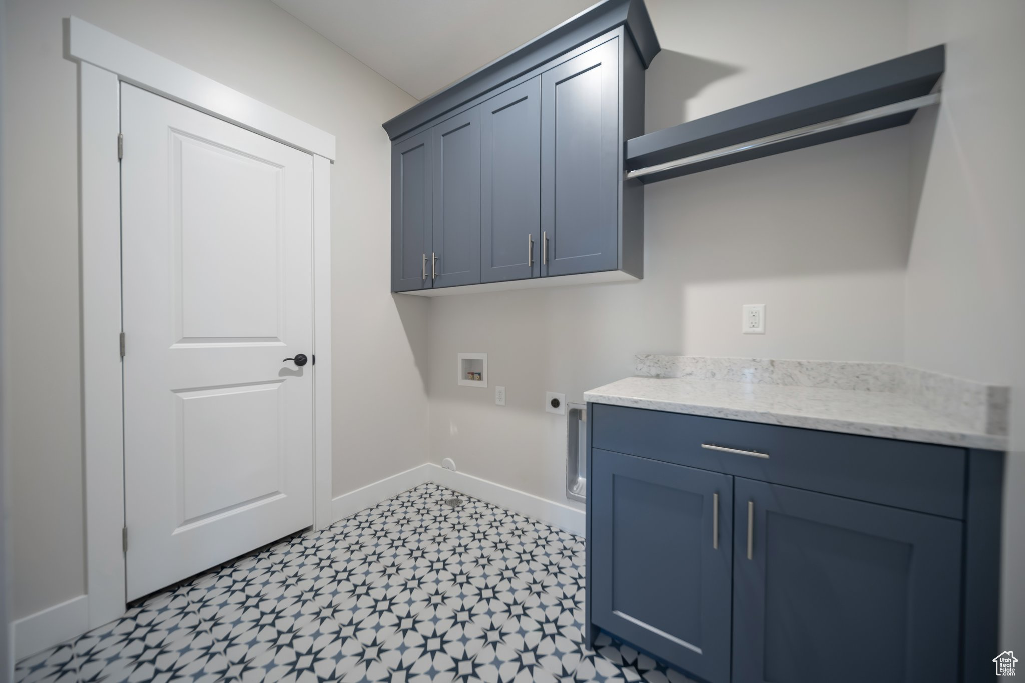 SHORES - Residential