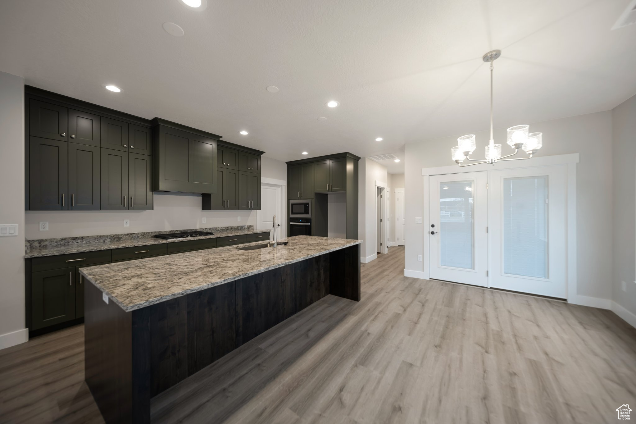 SHORES - Residential