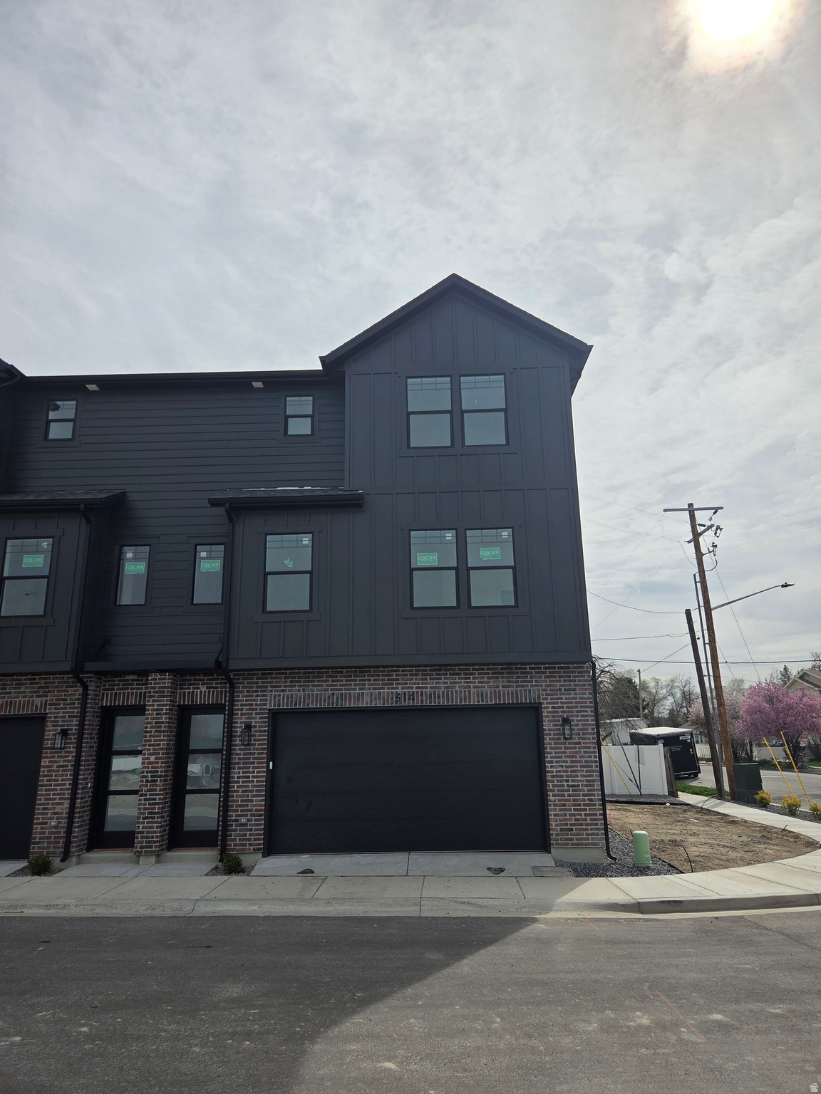 WOODHAVEN ESTATES - Residential Income