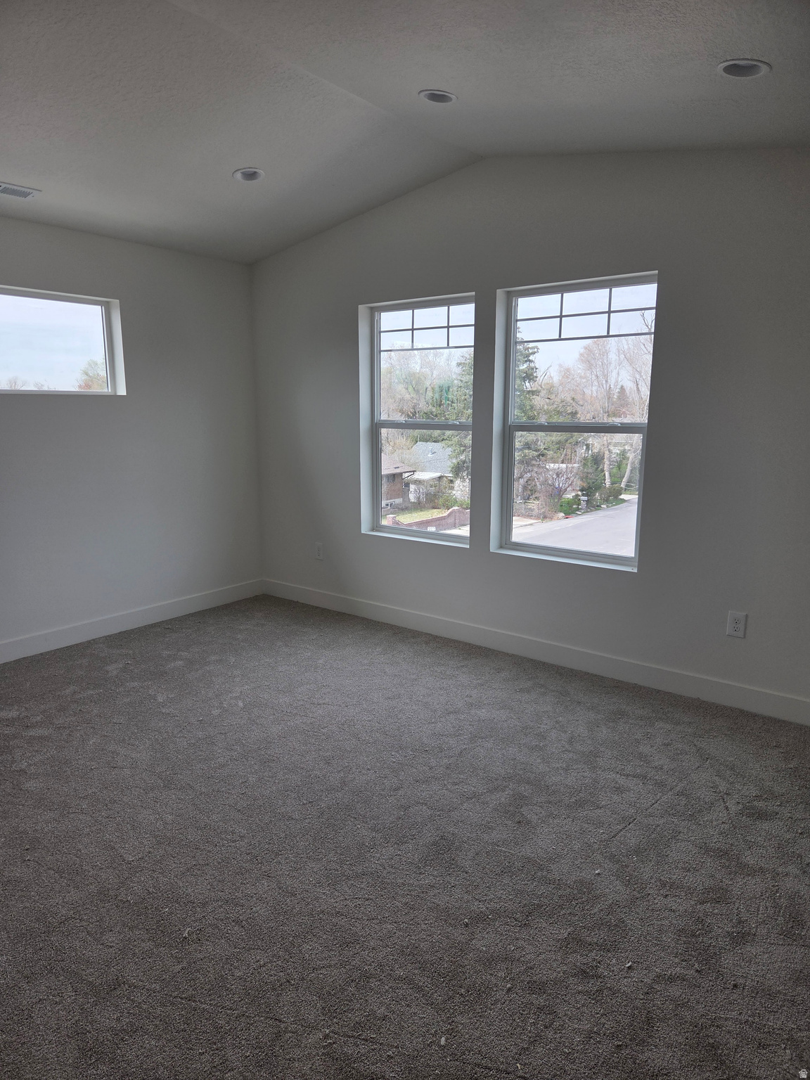 WOODHAVEN ESTATES - Residential Income