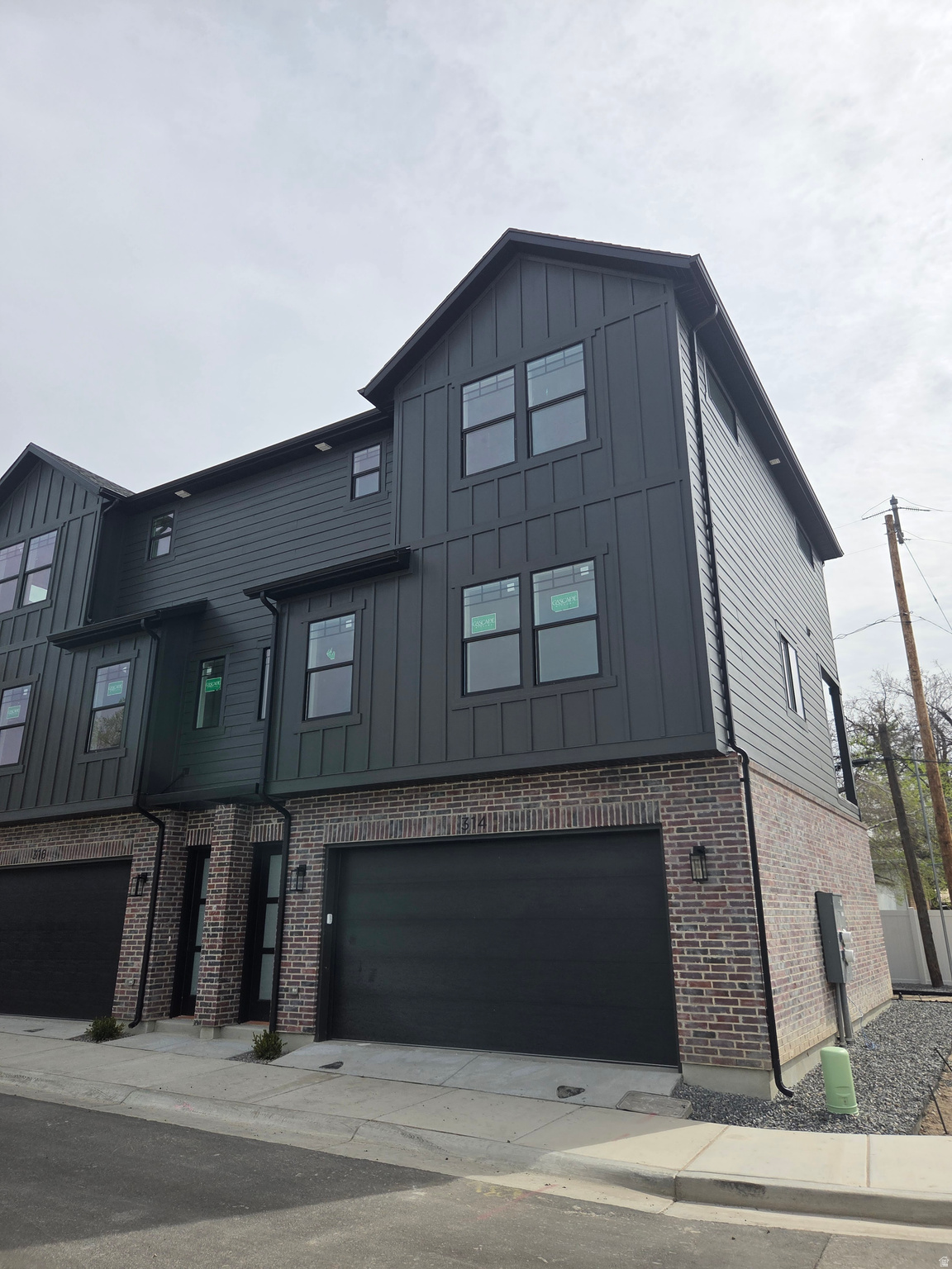 WOODHAVEN ESTATES - Residential Income