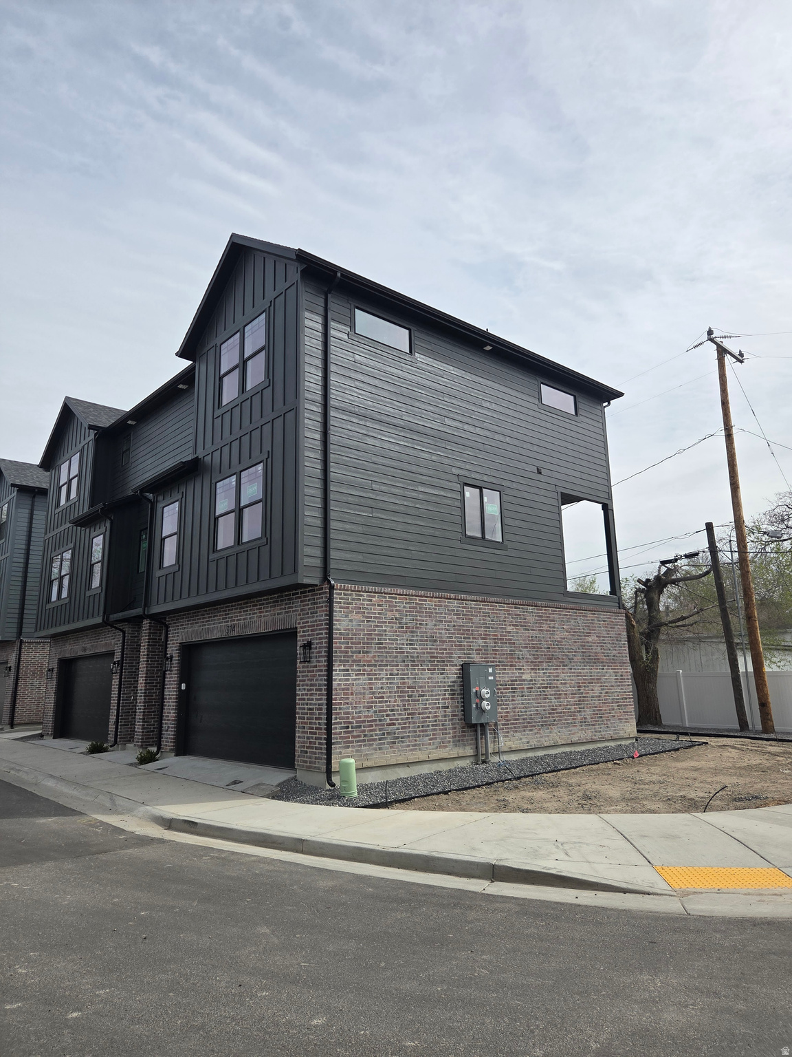 WOODHAVEN ESTATES - Residential Income