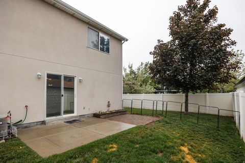 Tiny photo for 432 E PARK OAK PL, Millcreek, UT 84107 (MLS # 2158926)