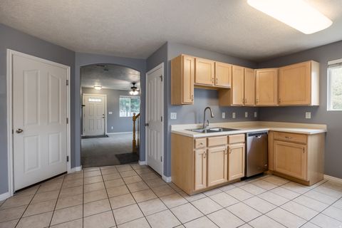 Tiny photo for 432 E PARK OAK PL, Millcreek, UT 84107 (MLS # 2158926)
