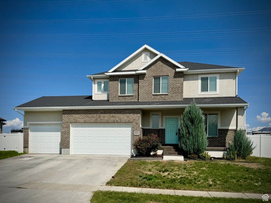 PRICE REDUCED BY $25,000! Motivated Seller! This is a gorgeous home with many features! Fully-finished basement with kitchenette, could be used as a second dwelling unit. You'll love the primary suite with dual vanity, separate garden tub and shower, and walk-in closet. It has a welcoming, bright, and airy great room, and a large fenced back yard. Don't miss it!