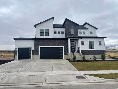 Photo of 6763 W SMITHSON CIR S #118, West Valley City, UT 84128 (MLS # 2125818)