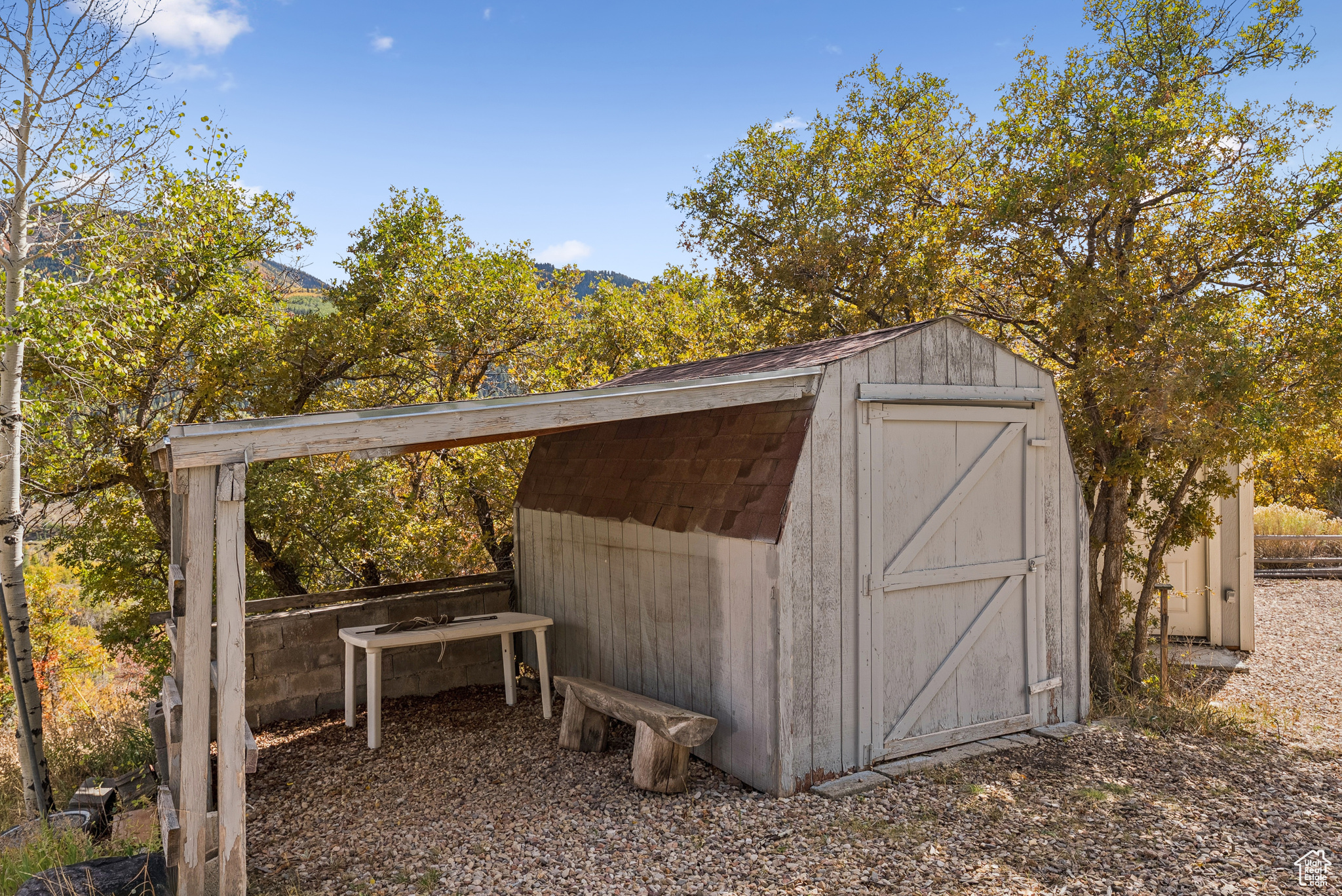 BEAVER SPRINGS RANCHEROS - Residential