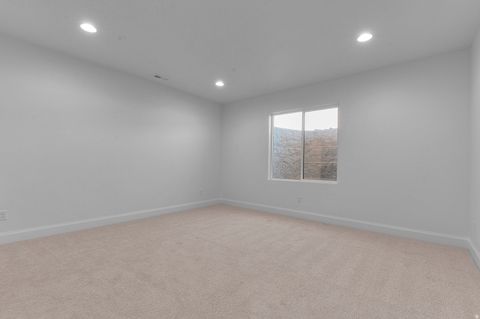 Tiny photo for 461 W SUMMIT LN, Kaysville, UT 84037 (MLS # 2120959)