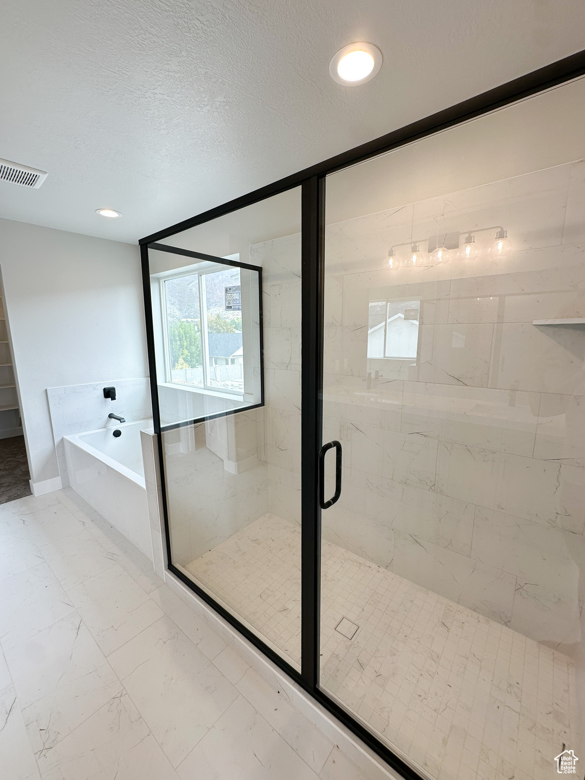 COTTLE LANE - Residential