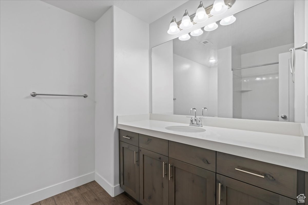 SILVER LAKE - Residential