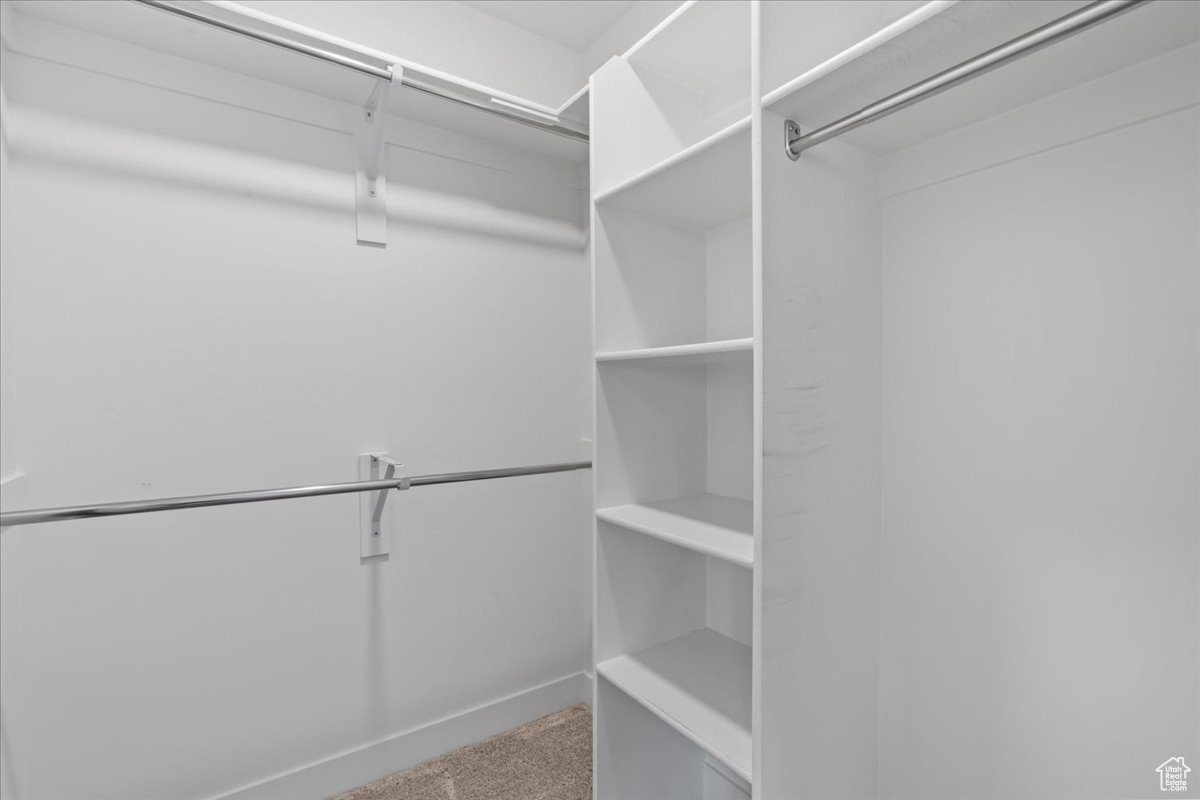 SILVER LAKE - Residential