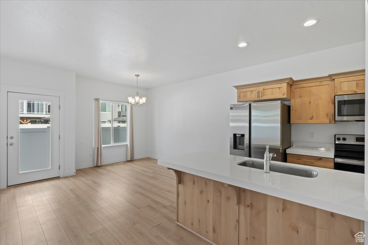 SILVER LAKE - Residential