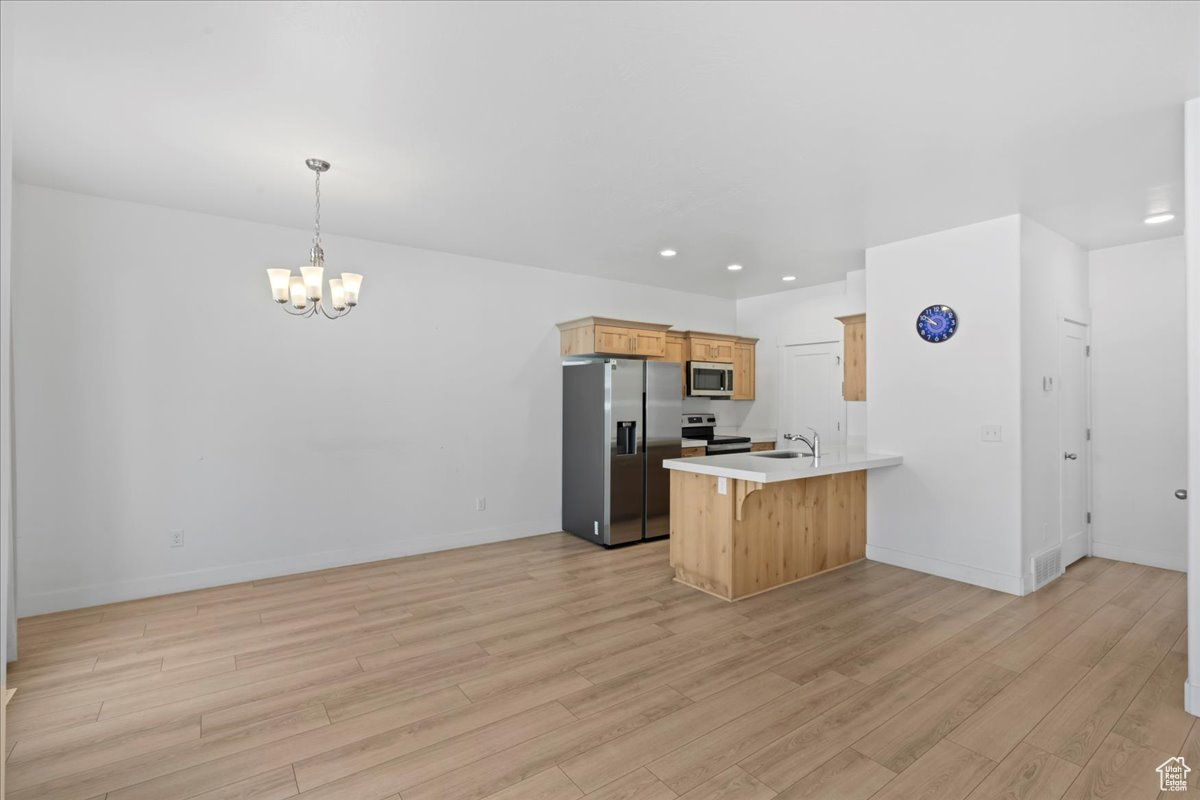 SILVER LAKE - Residential