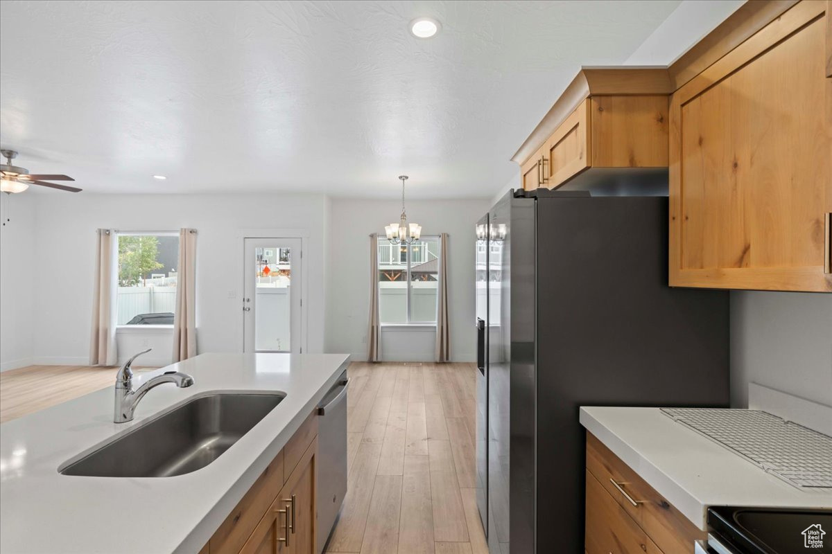 SILVER LAKE - Residential