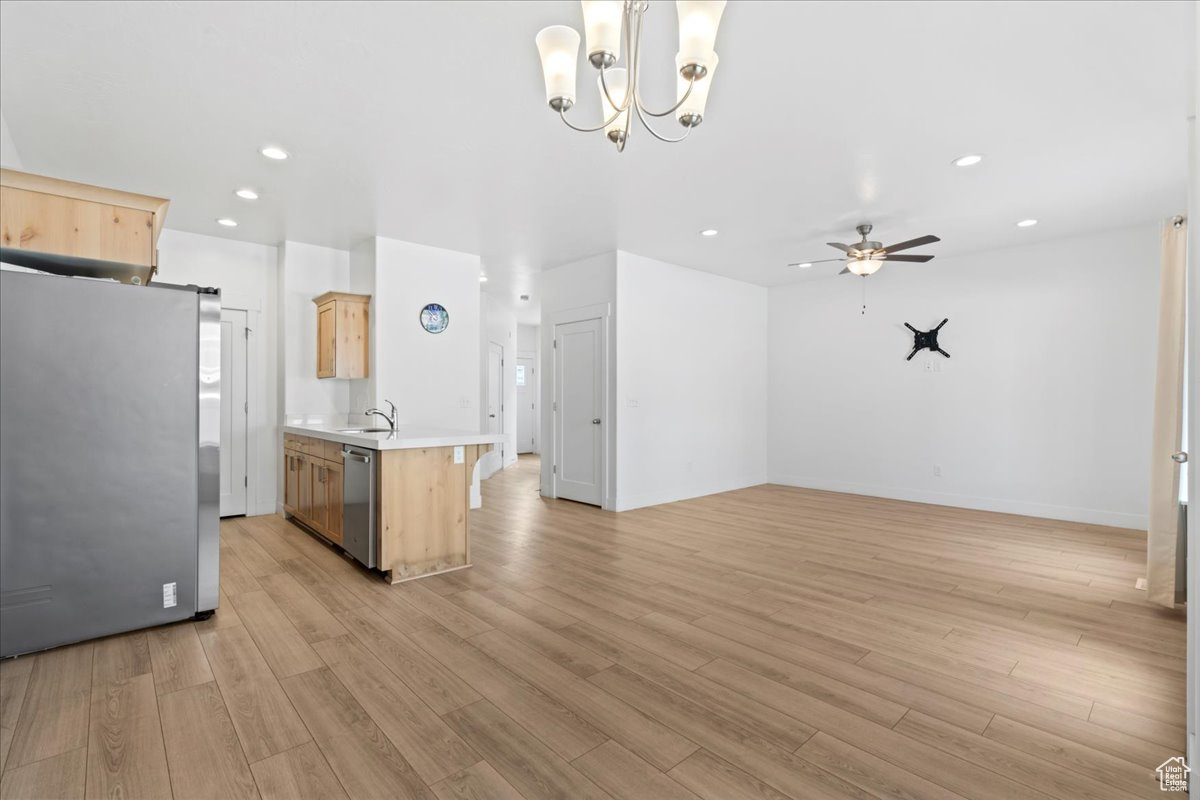 SILVER LAKE - Residential