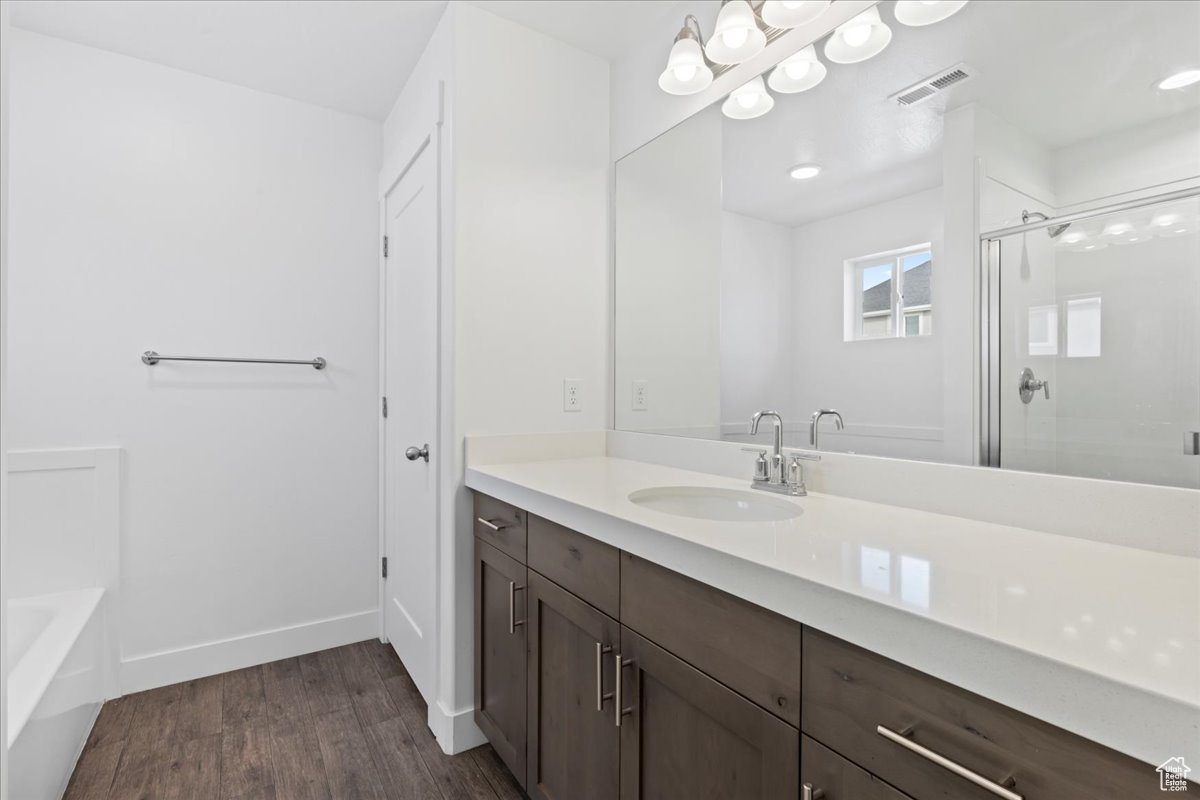 SILVER LAKE - Residential