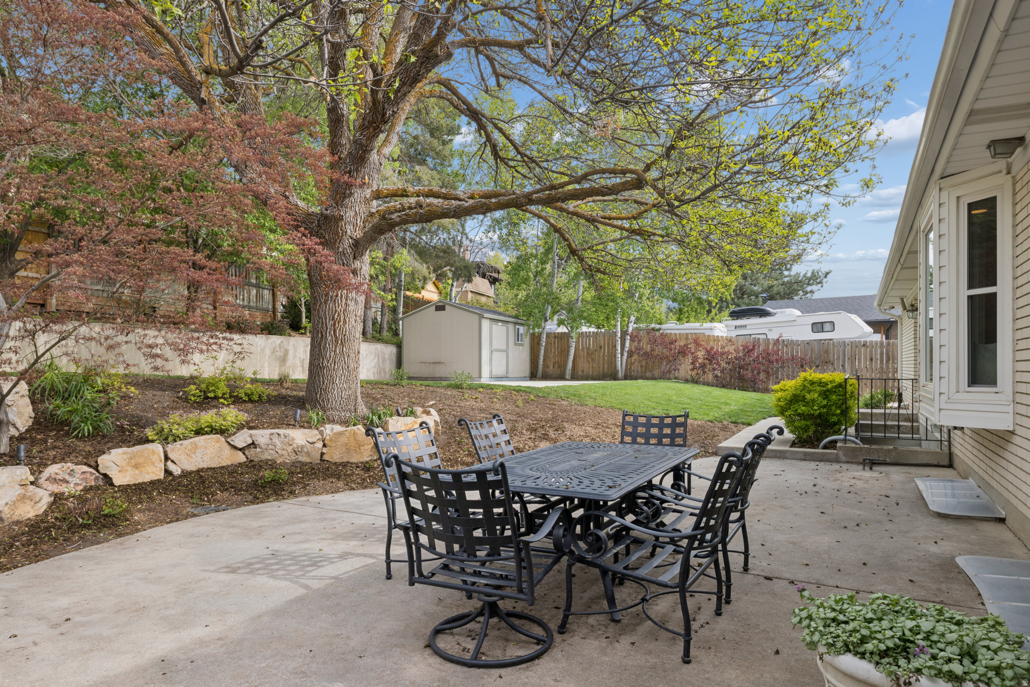 TOP OF THE WORLD - Residential