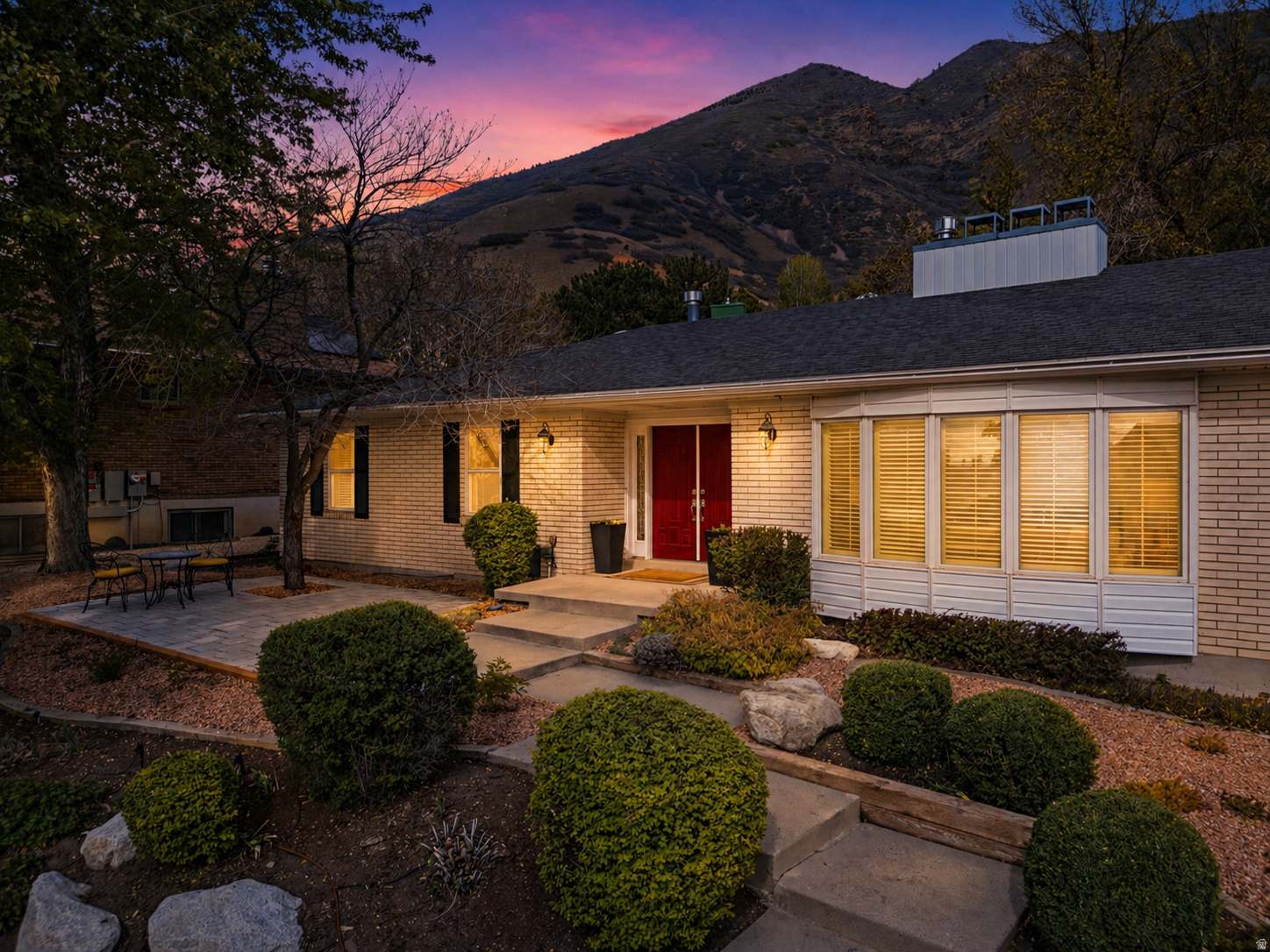 TOP OF THE WORLD - Residential