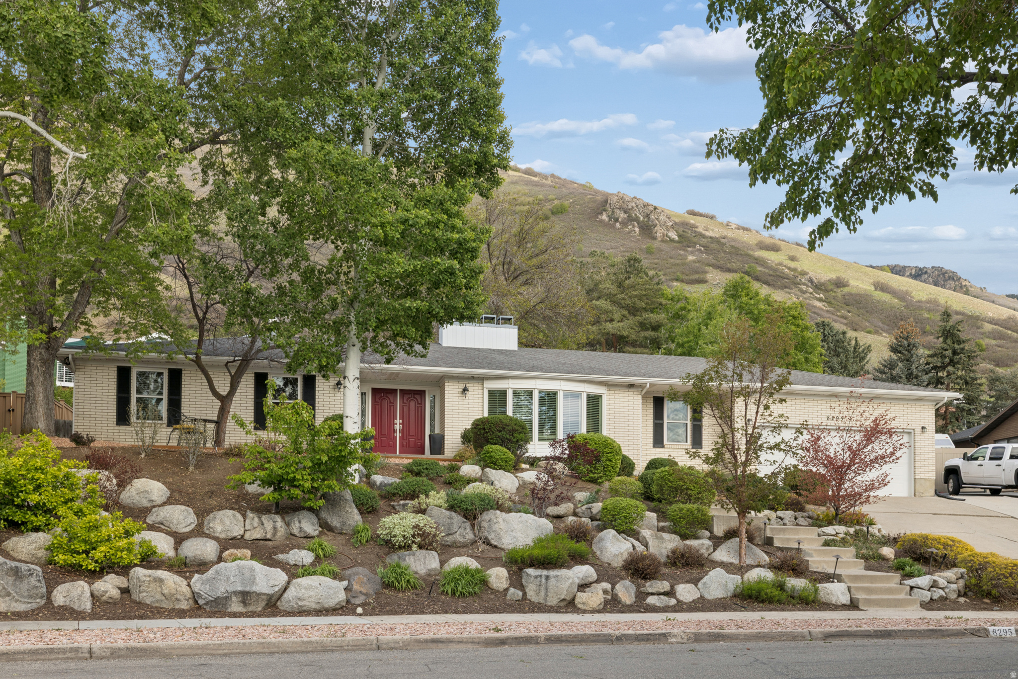 TOP OF THE WORLD - Residential