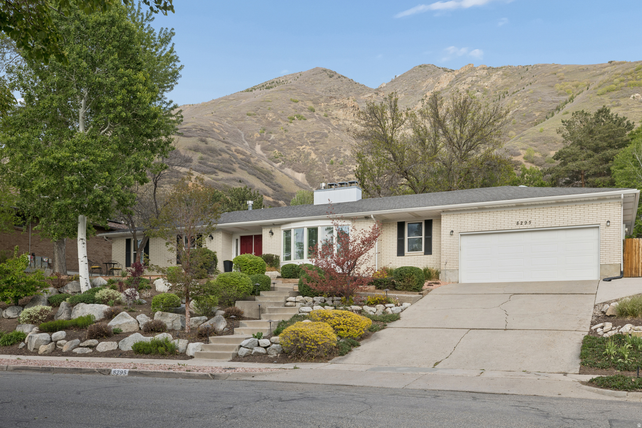 TOP OF THE WORLD - Residential