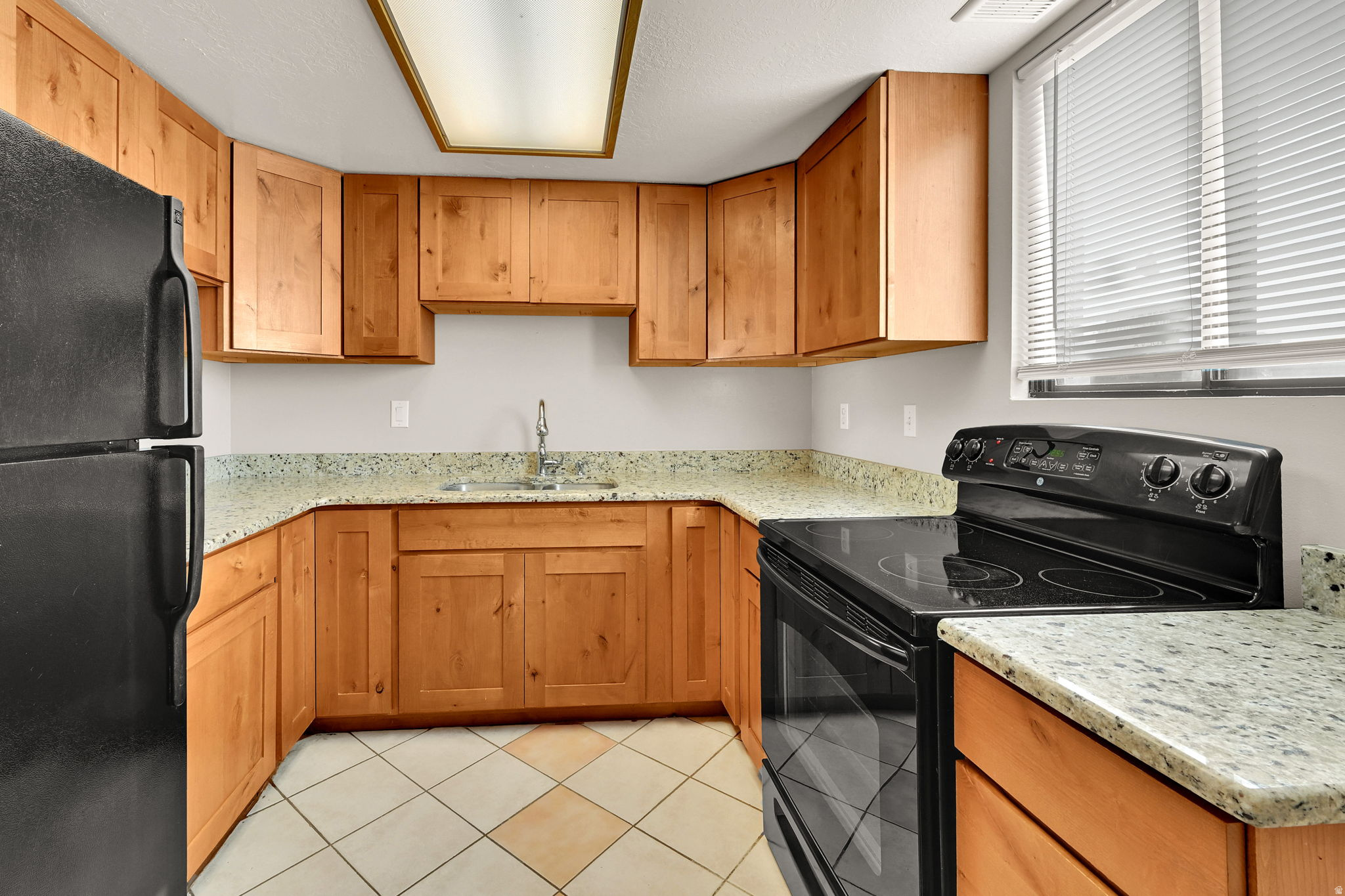 REDWOOD VILL - Residential