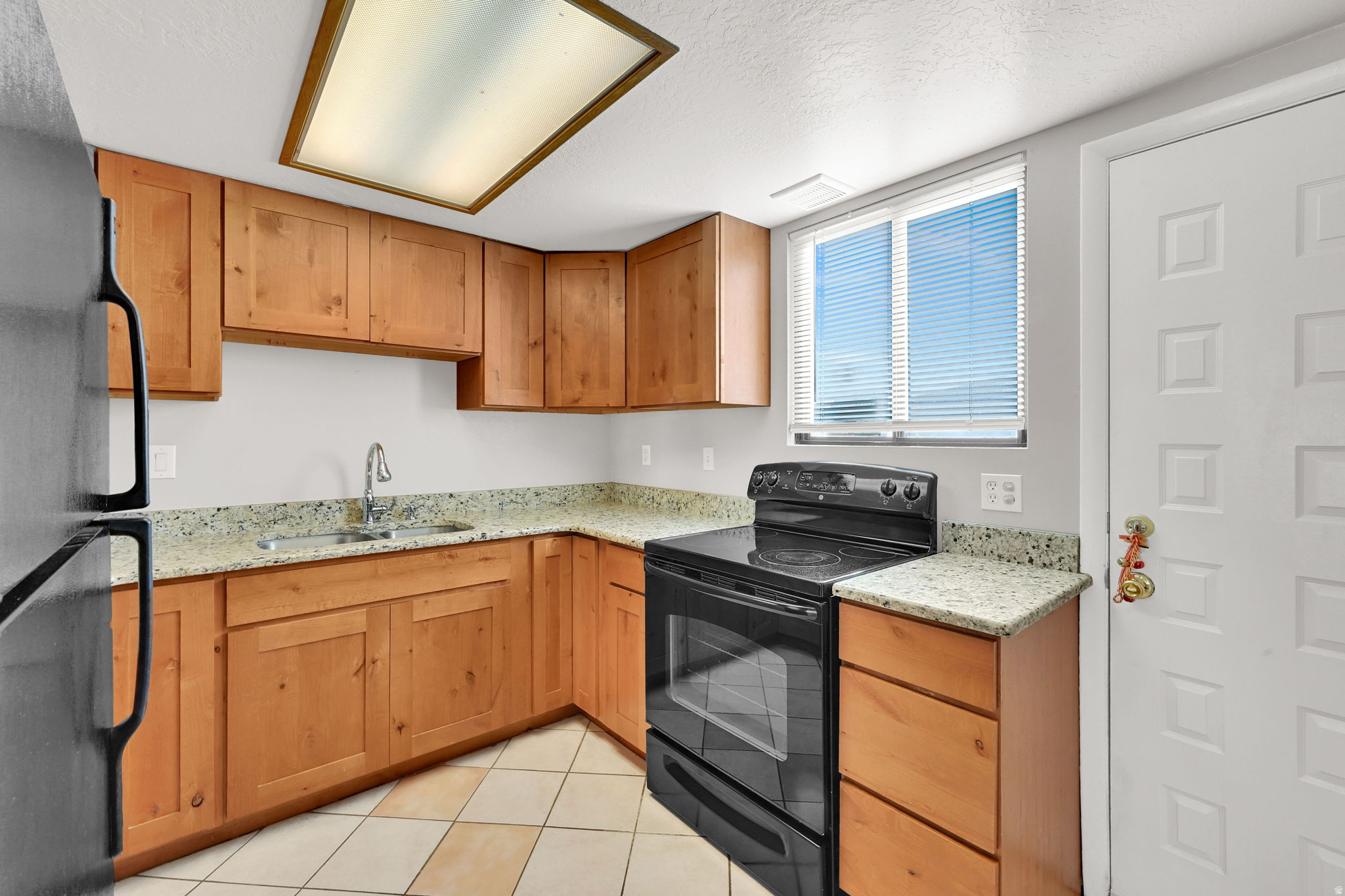 REDWOOD VILL - Residential